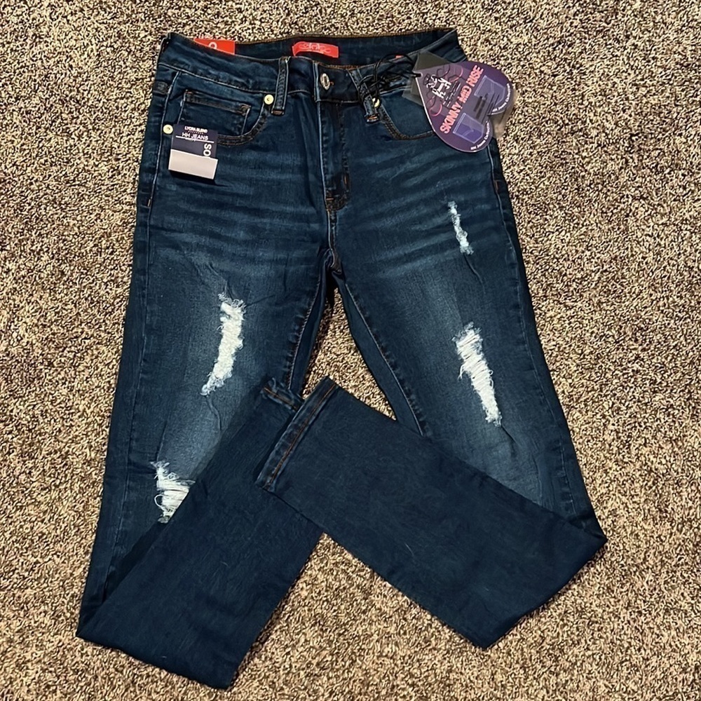 SKINNY Distressed Blue Jeans